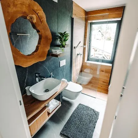 Goat's Paradise بوينج